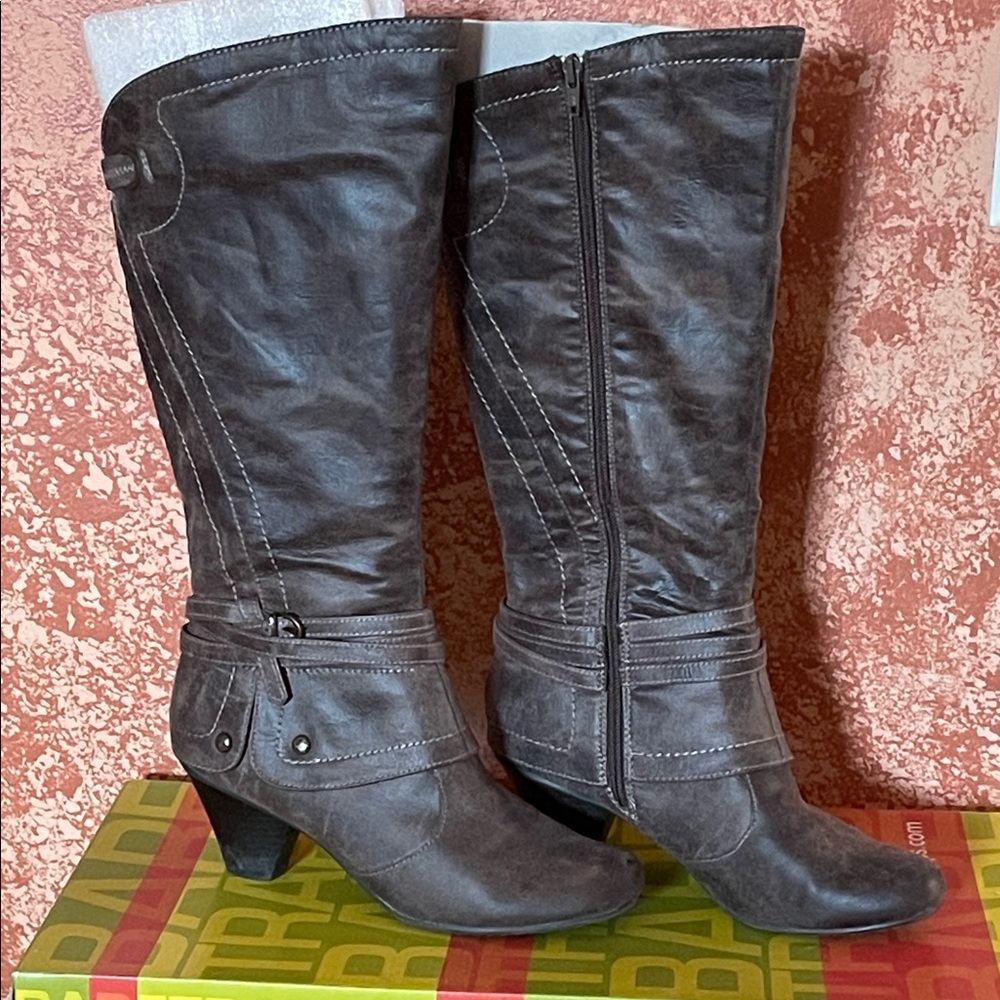 Elegant Charcoal Heeled Boots